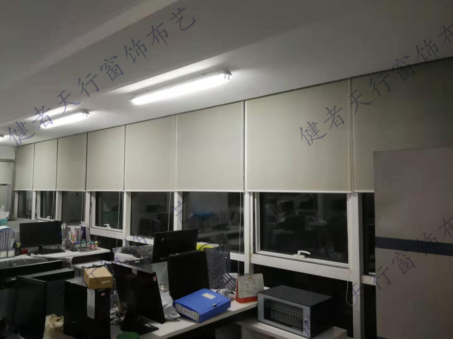 办公卷帘