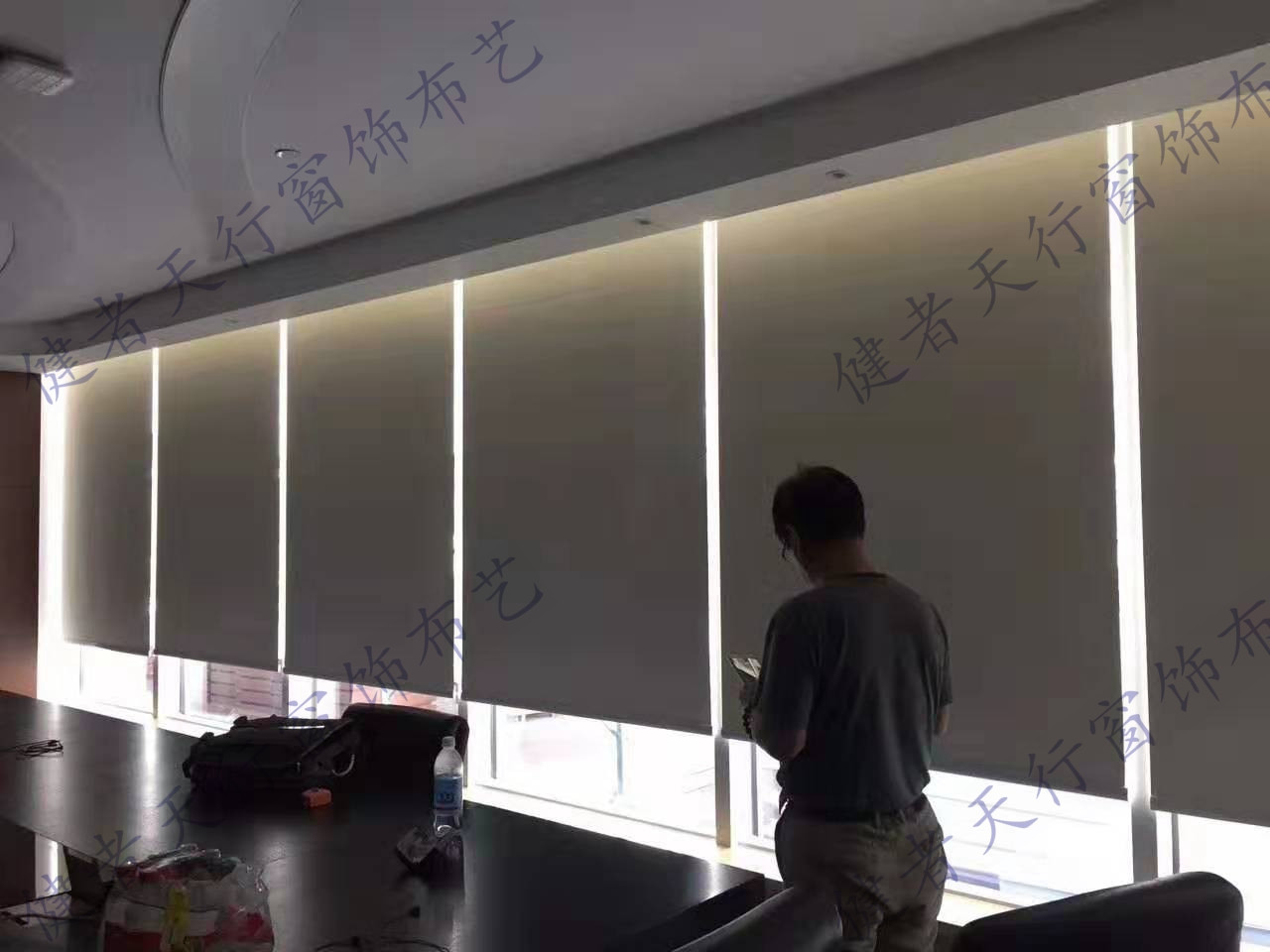 会议室电动卷帘