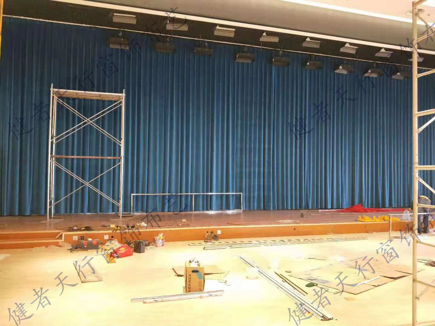 演艺厅电动幕布